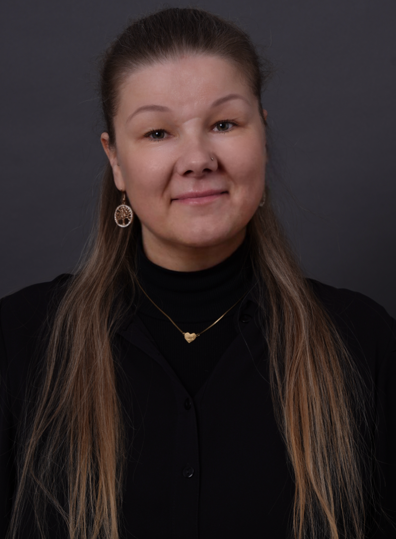 Daniela Gladrow – Human Resources Specialist